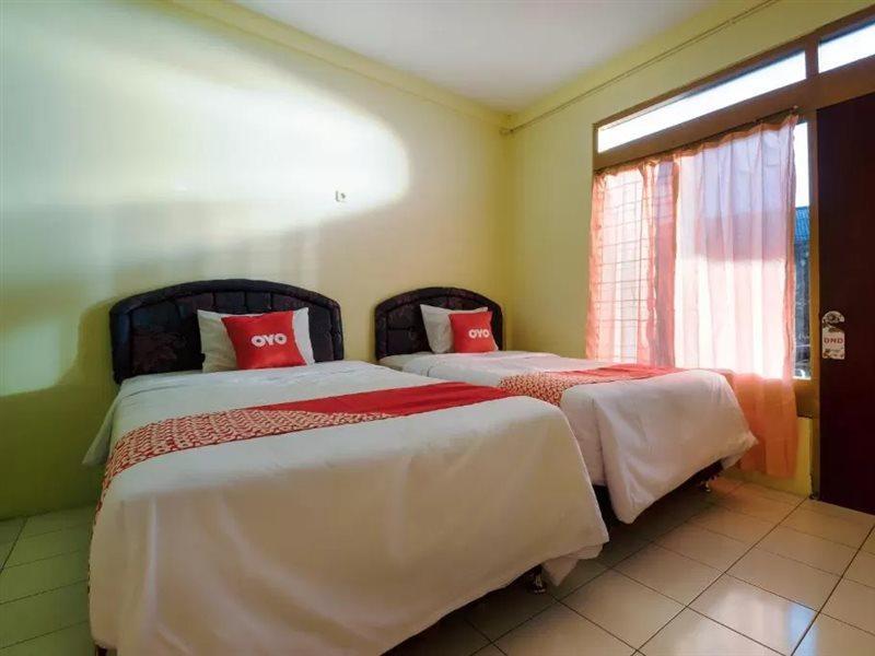 Hotel Sido Langgeng Tawangmangu Mitra Reddoorz Exterior photo